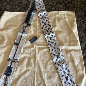 Authentic Louis Vuitton Twilly